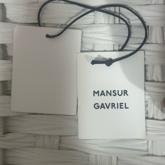 Gorgeous! In pristine condition Mansur Gavriel Cloud Clutch Caramel - Picture 7 of 8